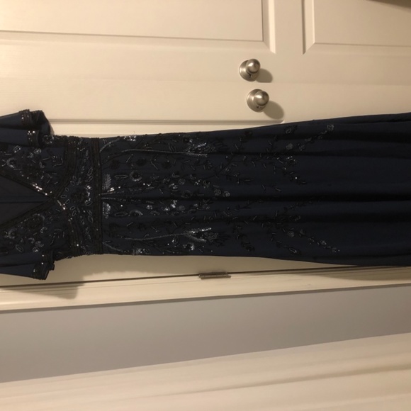 Aidan Mattox prom/Formal gown - Picture 4 of 8